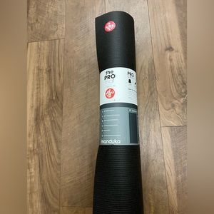 MANDUKA PRO™ YOGA MAT 6MM In Black
